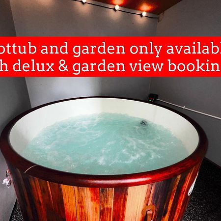 New Osborne Luxury Hottub And Jacuzzi Suites Blackpool Buitenkant foto