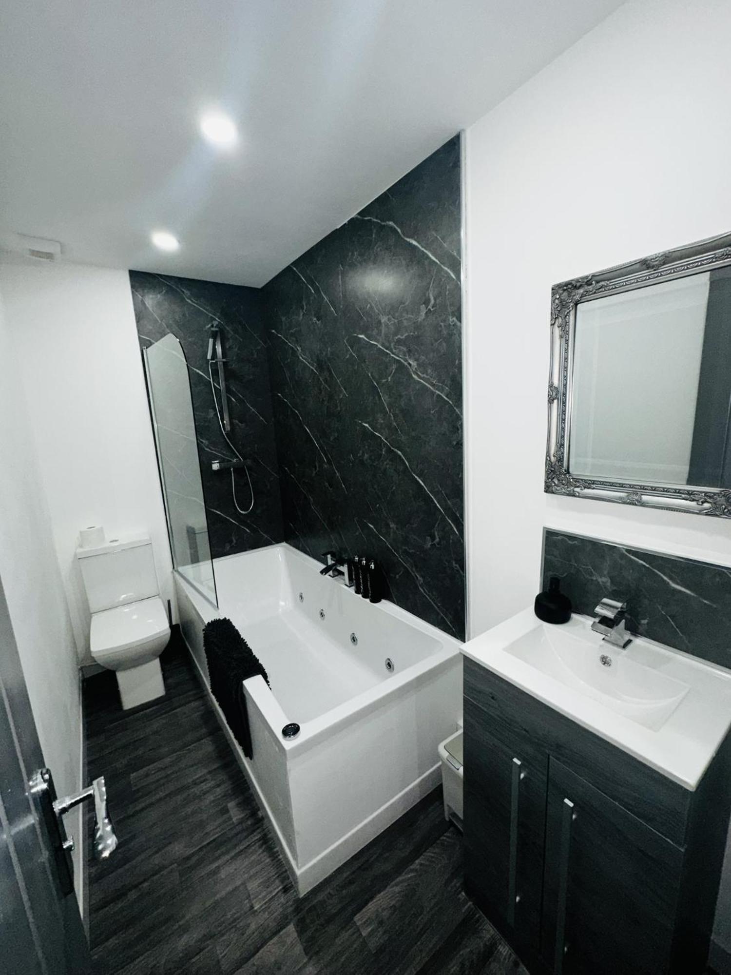 New Osborne Luxury Hottub And Jacuzzi Suites Blackpool Kamer foto