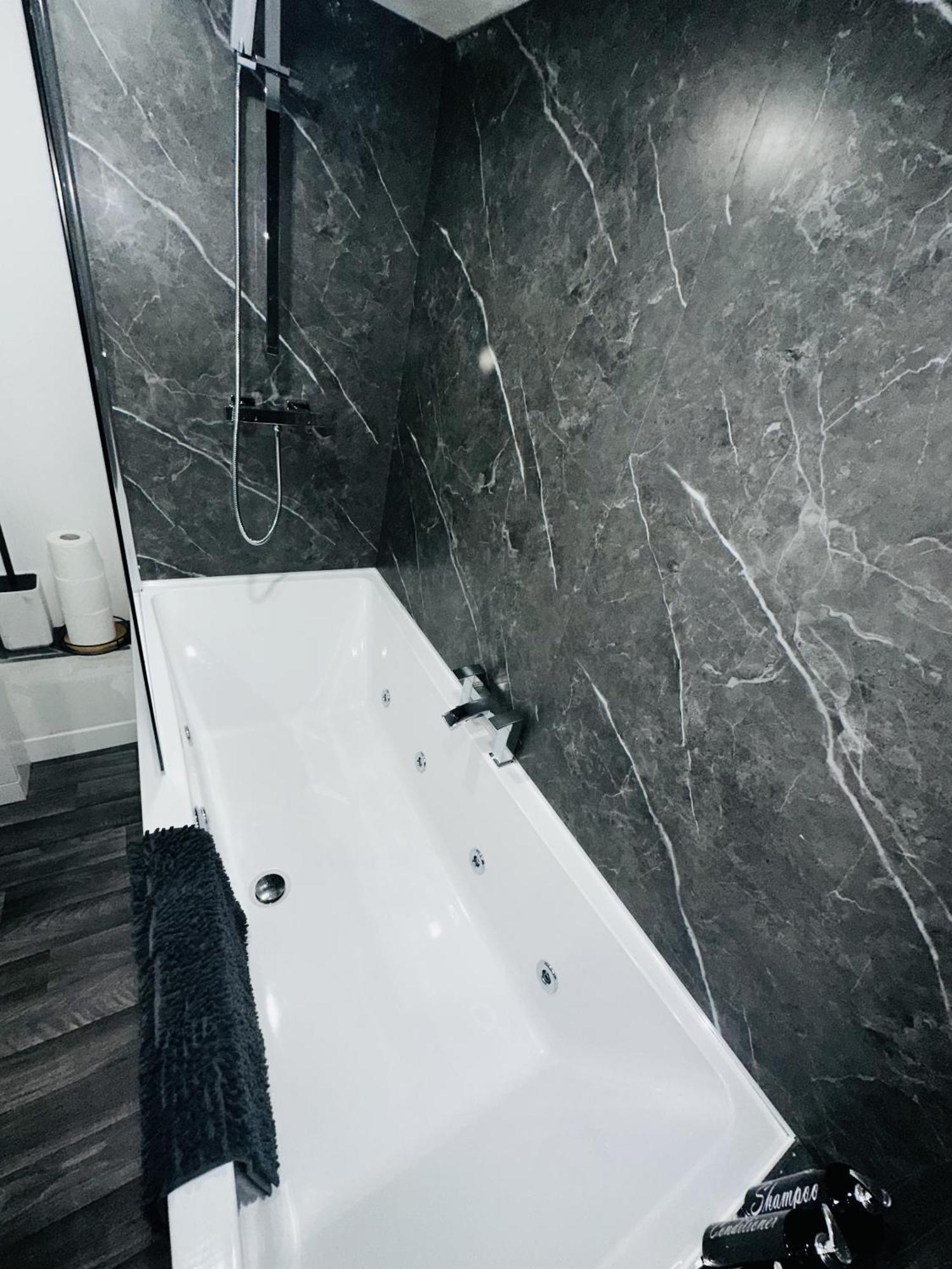 New Osborne Luxury Hottub And Jacuzzi Suites Blackpool Kamer foto
